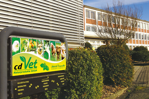 Gebäude_2011_500x333px Werbung, Zaun, Hecke, Pflanze, Stadt